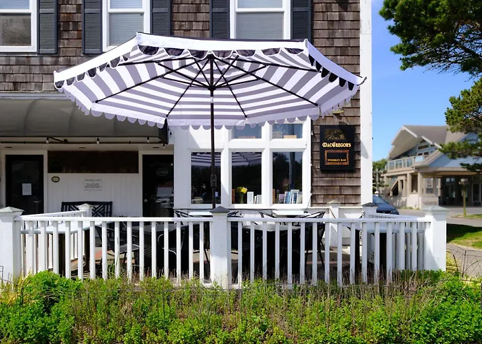 Cannon Beach Hotel